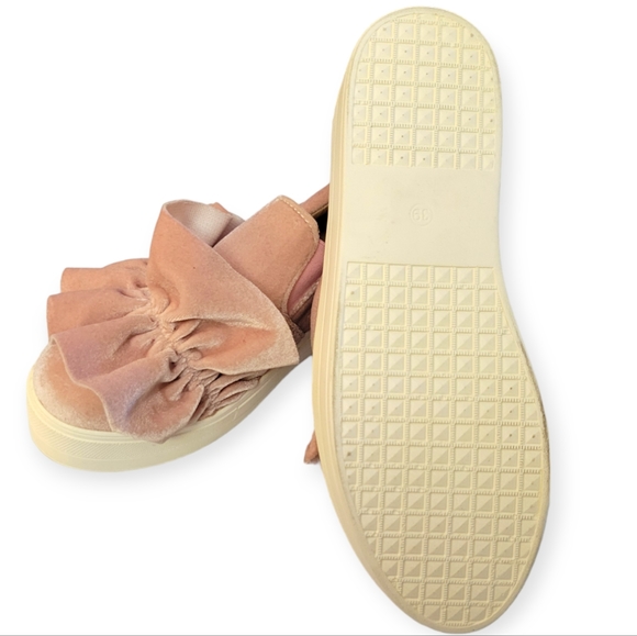 Nwot Velvety Slipons - Picture 2 of 10